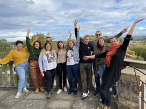 Hier sind Studierende der World Citizen School beim letzten Semester-Kick-Off zu sehen